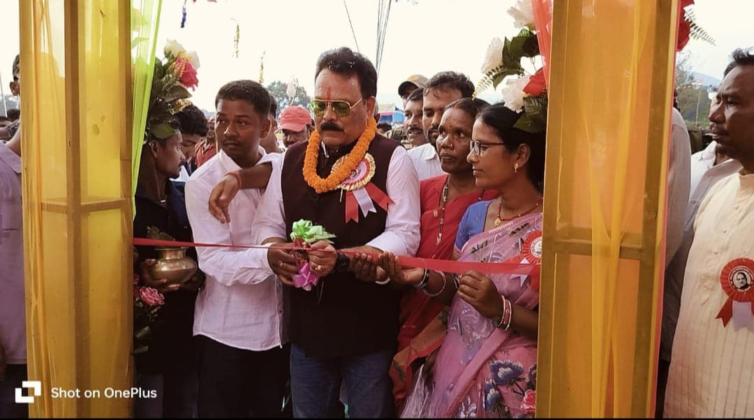 उद्घाटन करते सांसद