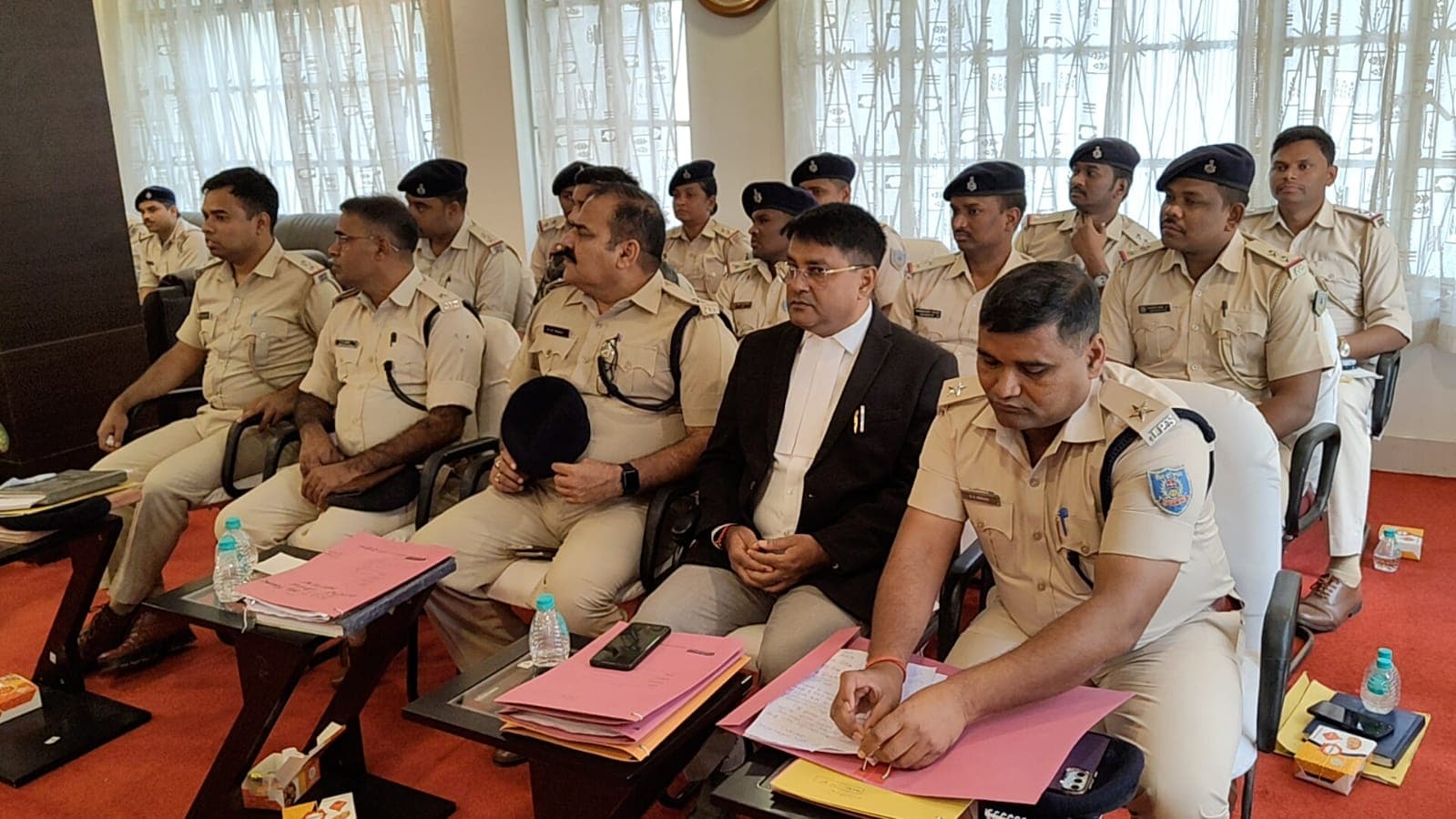 उपस्थित पुलिस पदाधिकारी