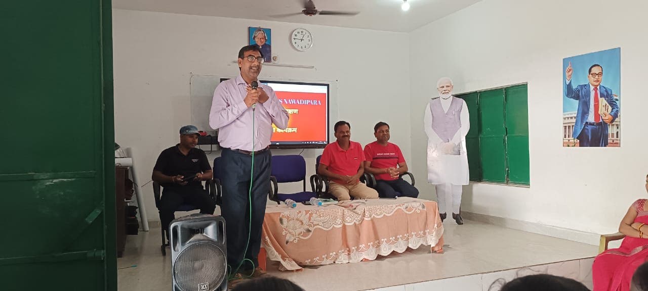 कार्यक्रम को संबोधित करते शिक्षाक