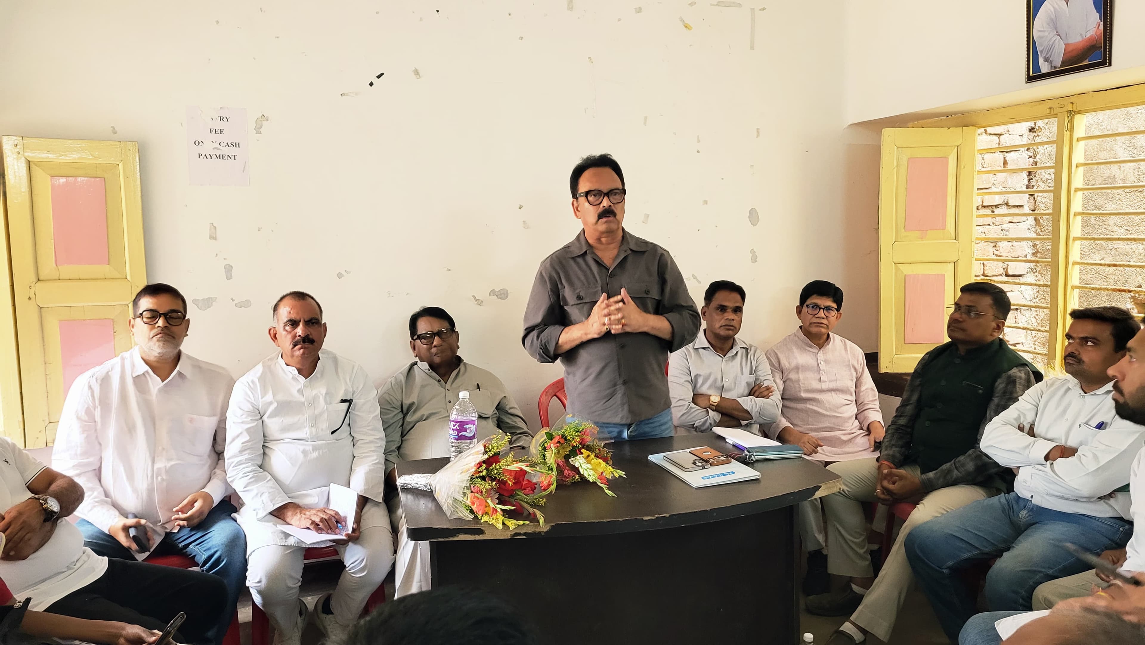 बैठक को संबोधित करते सांसद सुखदेव भगत
