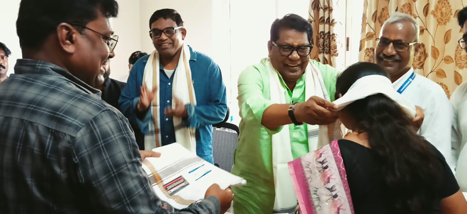 शिक्षक समाज और राष्ट्र के वास्तविक निर्माता : डॉ. रामेश्वर उरांव