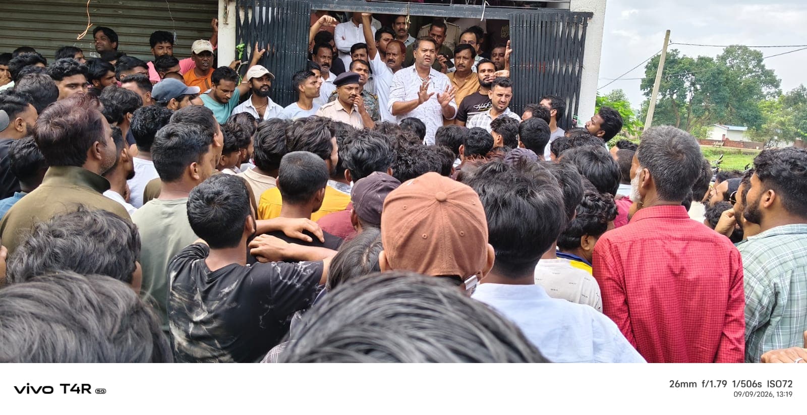 लोहरदगा की बड़ी मस्जिद परिसर में कथित तोड़फोड़, धार्मिक सामग्री क्षतिग्रस्त