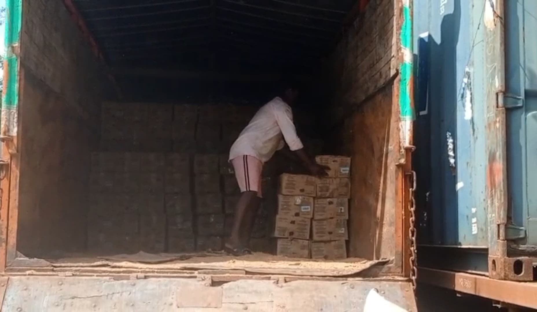  80 लाख की शराब की खेप पर कुड़ू पुलिस की नजर, ट्रक छोड़ भागा चालक