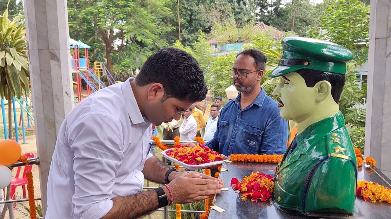 अजय उद्यान में गूंजा शहीद एसपी अजय कुमार के बलिदान का स्मरण