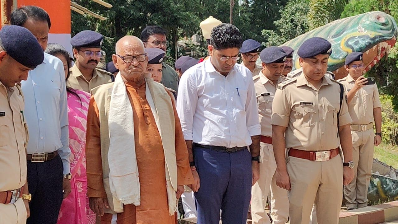 अजय उद्यान में गूंजा शहीद एसपी अजय कुमार के बलिदान का स्मरण