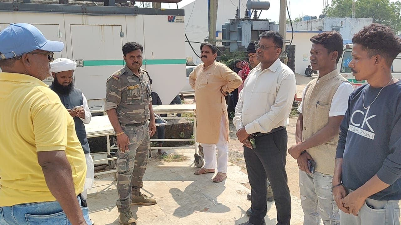 कुड़ू के जरियों पुल के पास हाइवा की चपेट में आई बाइक, दो युवकों की मौत