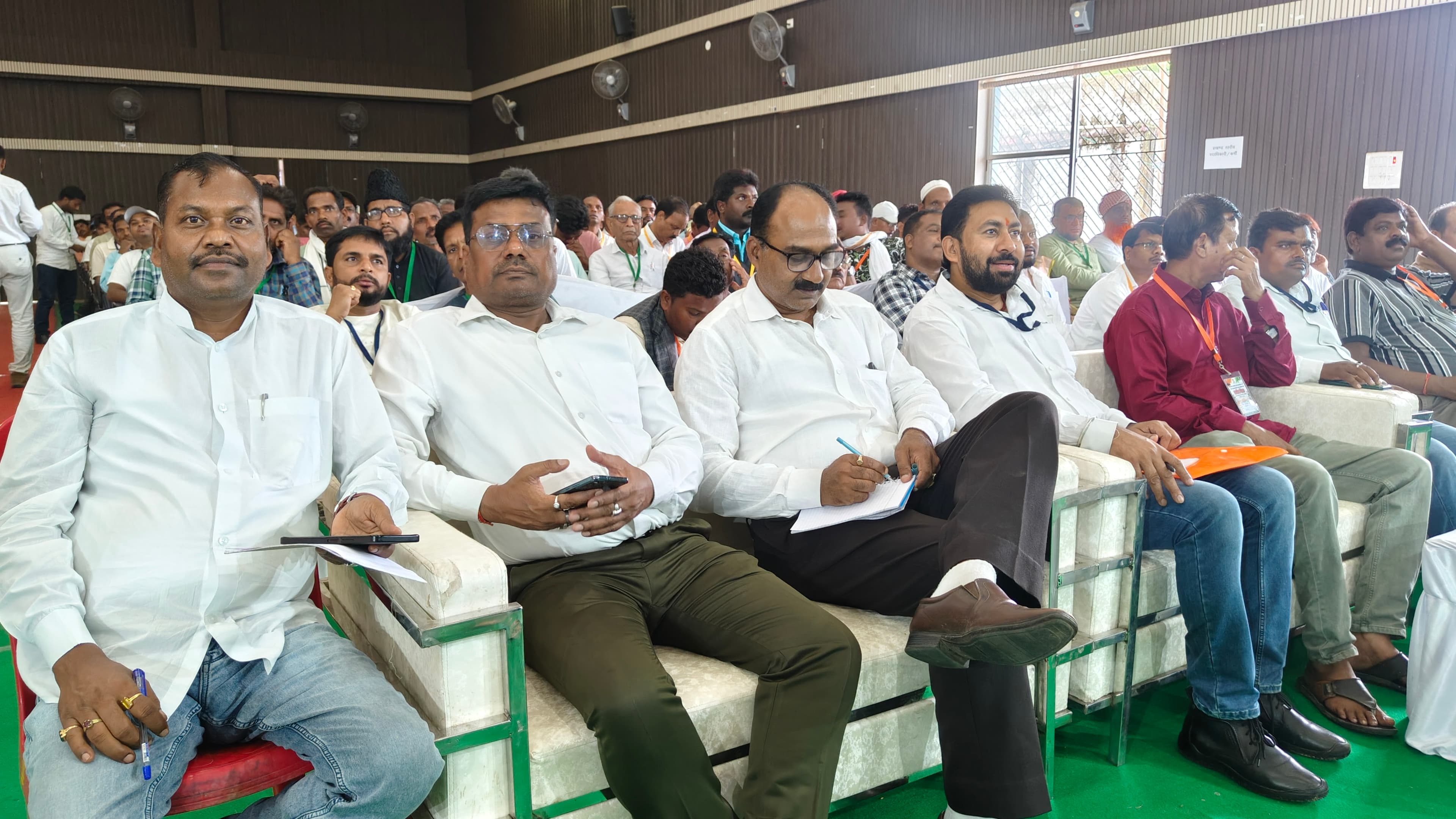 लोहरदगा में कांग्रेस की सांगठनिक एवं एसआईआर अभियान की समीक्षा बैठक, बूथ स्तर तक सक्रियता बढ़ाने पर जोर लोहरदगा में कांग्रेस की सांगठनिक एवं एसआईआर अभियान की समीक्षा बैठक, बूथ स्तर तक सक्रियता बढ़ाने पर जोर