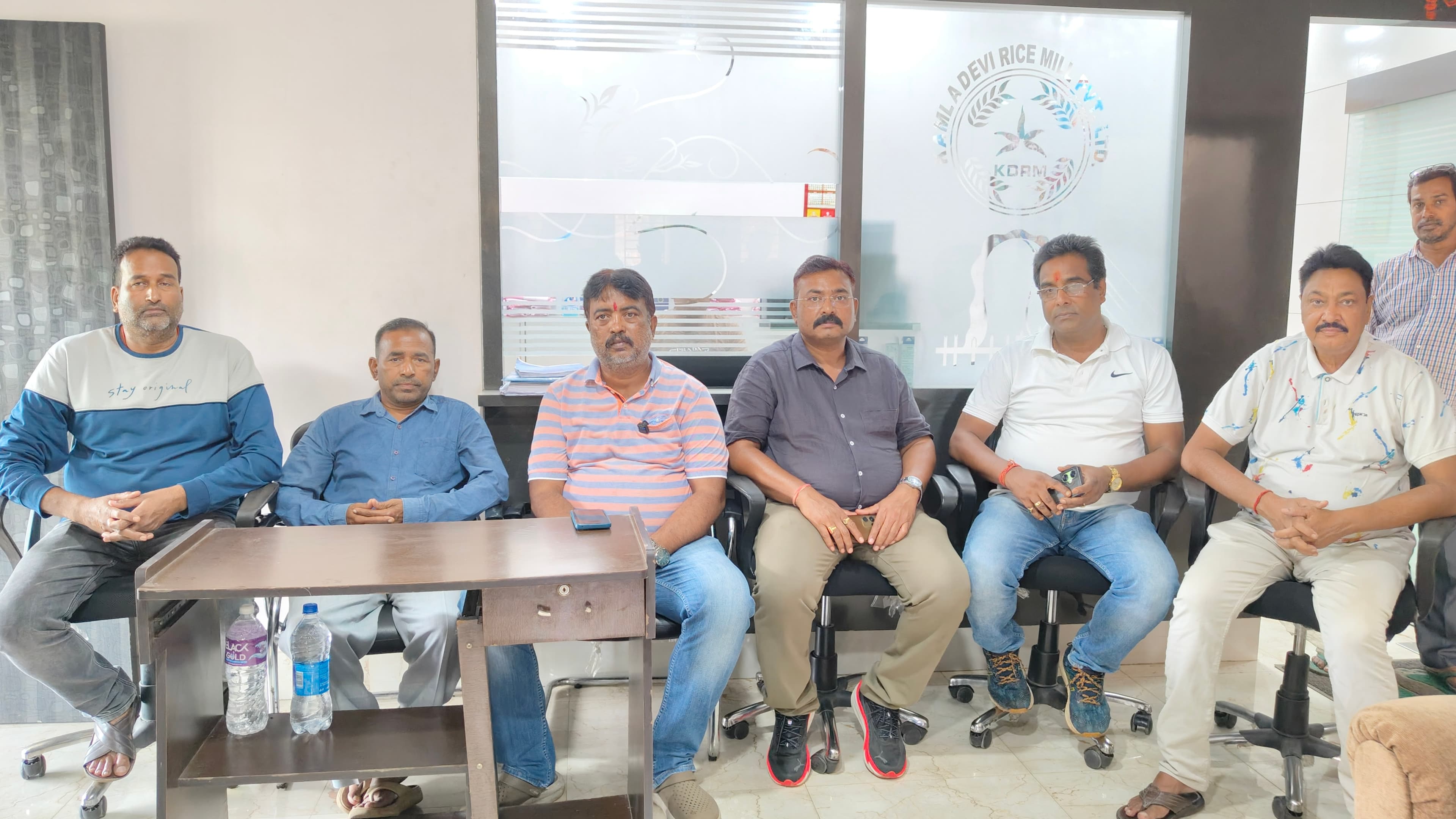 व्यापारी की हत्या पर चैंबर का आक्रोश, 1 अगस्त को लोहरदगा बंद और चक्का जाम का आह्वान व्यापारी की हत्या पर चैंबर का आक्रोश, 1 अगस्त को लोहरदगा बंद और चक्का जाम का आह्वान