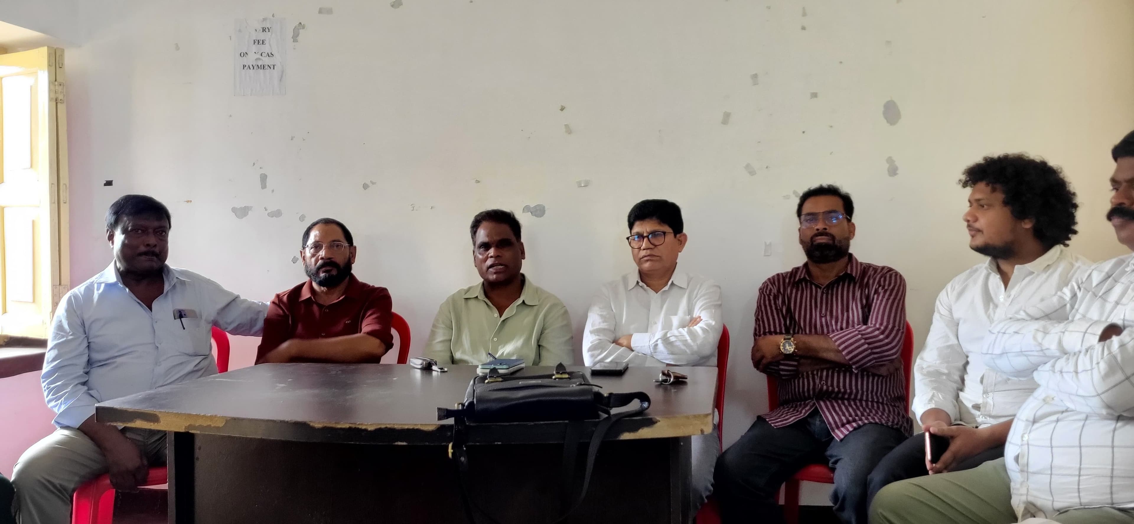 विश्व आदिवासी दिवस को ऐतिहासिक बनाने में जुटी कांग्रेस, तैयारी बैठक में बनी रणनीति विश्व आदिवासी दिवस को ऐतिहासिक बनाने में जुटी कांग्रेस, तैयारी बैठक में बनी रणनीति