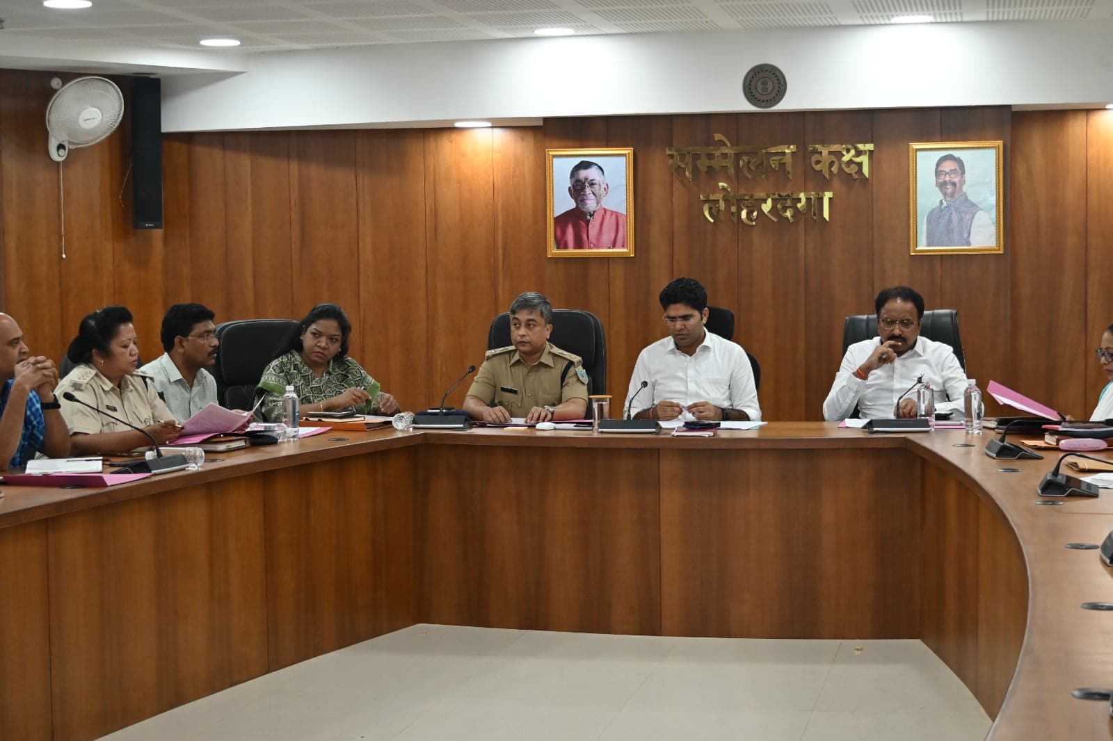 स्वतंत्रता दिवस की तैयारियों को लेकर डीसी ने की बैठक, बीएस कॉलेज स्टेडियम में होगा मुख्य समारोह स्वतंत्रता दिवस की तैयारियों को लेकर डीसी ने की बैठक, बीएस कॉलेज स्टेडियम में होगा मुख्य समारोह