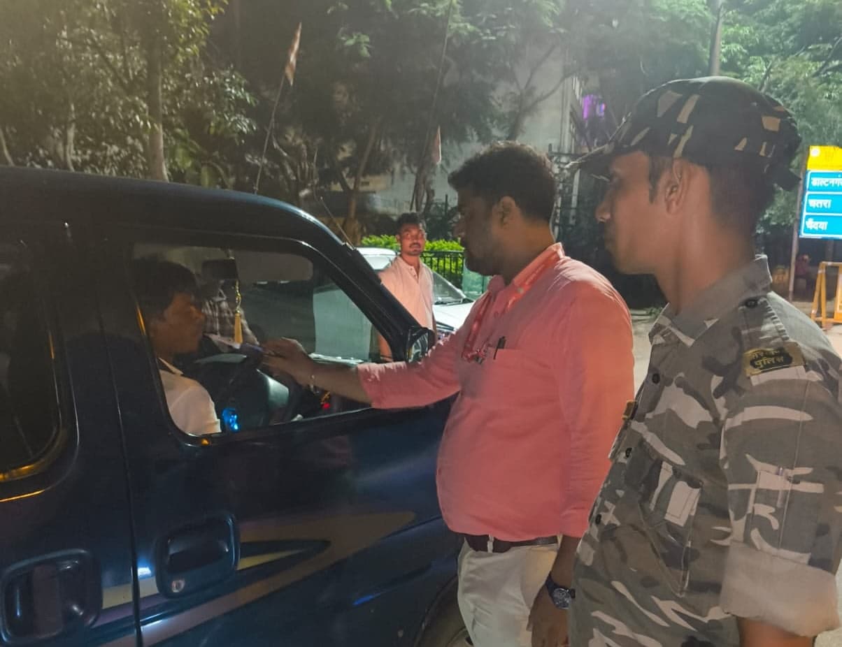 लोहरदगा में सघन ड्रिंक एंड ड्राइव अभियान, करीब 100 वाहनों की हुई जांच लोहरदगा में सघन ड्रिंक एंड ड्राइव अभियान, करीब 100 वाहनों की हुई जांच
