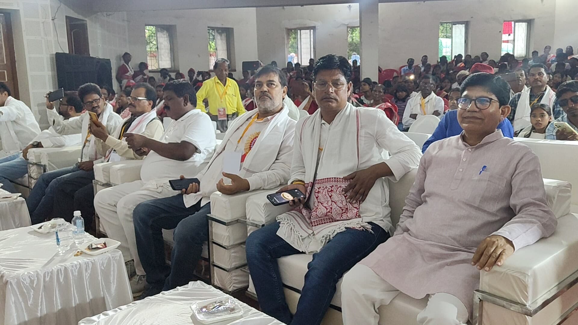 लोहरदगा में गूंजा आदिवासी अस्मिता और स्वाभिमान का जयघोष लोहरदगा में गूंजा आदिवासी अस्मिता और स्वाभिमान का जयघोष