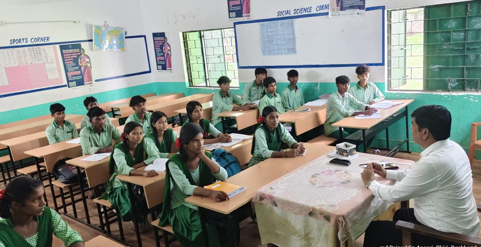 ‘अकिल एड़पा’ से बदलेगी पढ़ाई की तस्वीर, 55 स्कूलों में बच्चों को पढ़ाएंगे प्रशासनिक अधिकारी ‘अकिल एड़पा’ से बदलेगी पढ़ाई की तस्वीर, 55 स्कूलों में बच्चों को पढ़ाएंगे प्रशासनिक अधिकारी