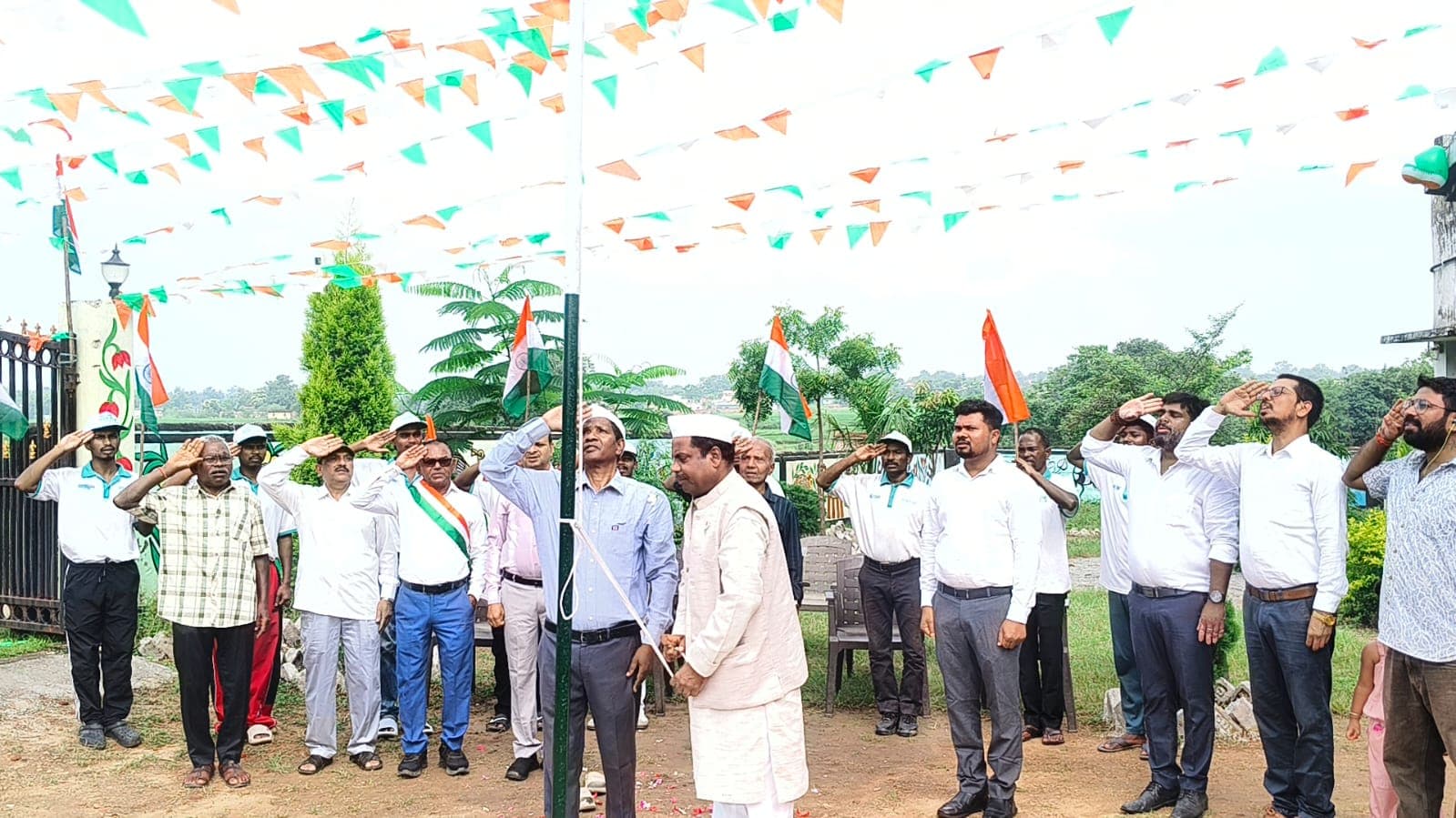 RSETI लोहरदगा में हर्षोल्लास से मनाया गया स्वतंत्रता दिवस RSETI लोहरदगा में हर्षोल्लास से मनाया गया स्वतंत्रता दिवस