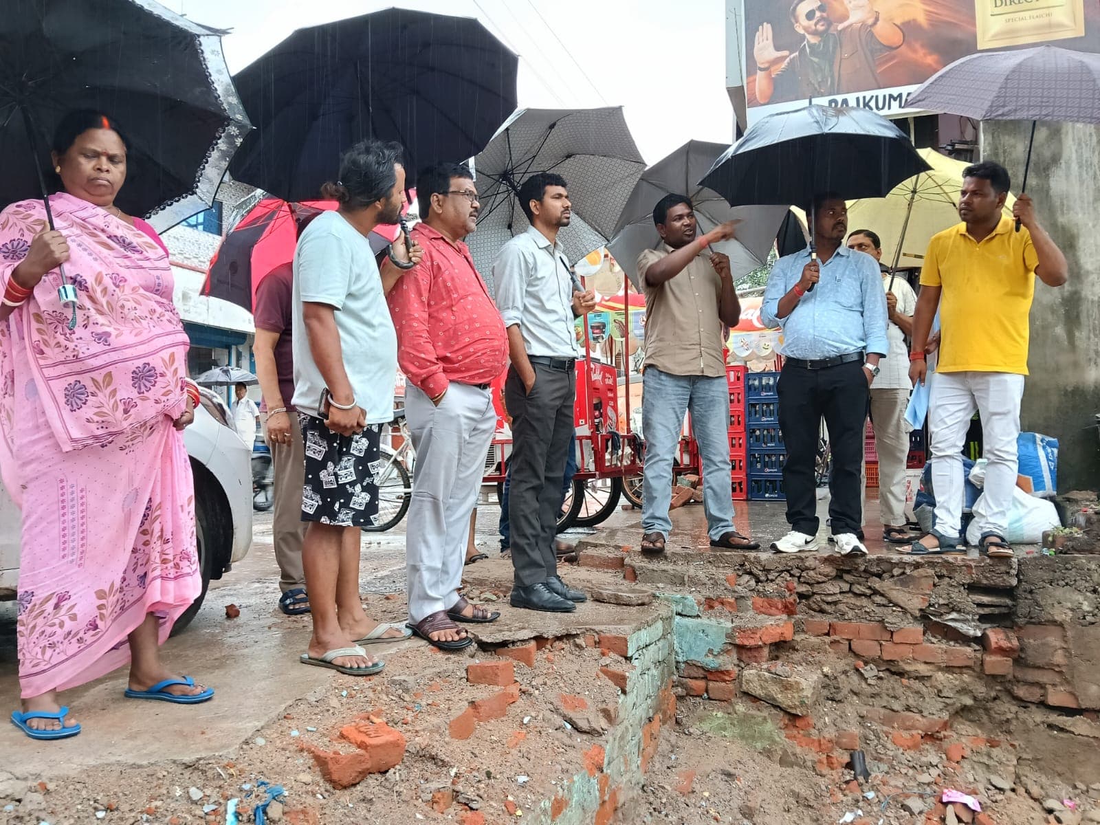 ठाकुराइन तालाब के जीर्णोद्धार और सौंदर्यीकरण का काम शुरू ठाकुराइन तालाब के जीर्णोद्धार और सौंदर्यीकरण का काम शुरू