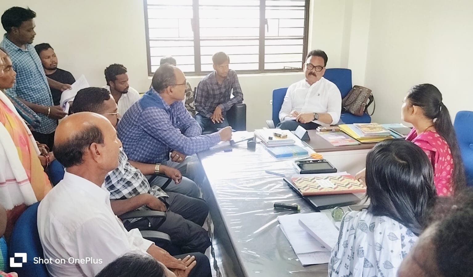 एकलव्य विद्यालयों में शिक्षकों की कमी पर सांसद ने जताई चिंता एकलव्य विद्यालयों में शिक्षकों की कमी पर सांसद ने जताई चिंता