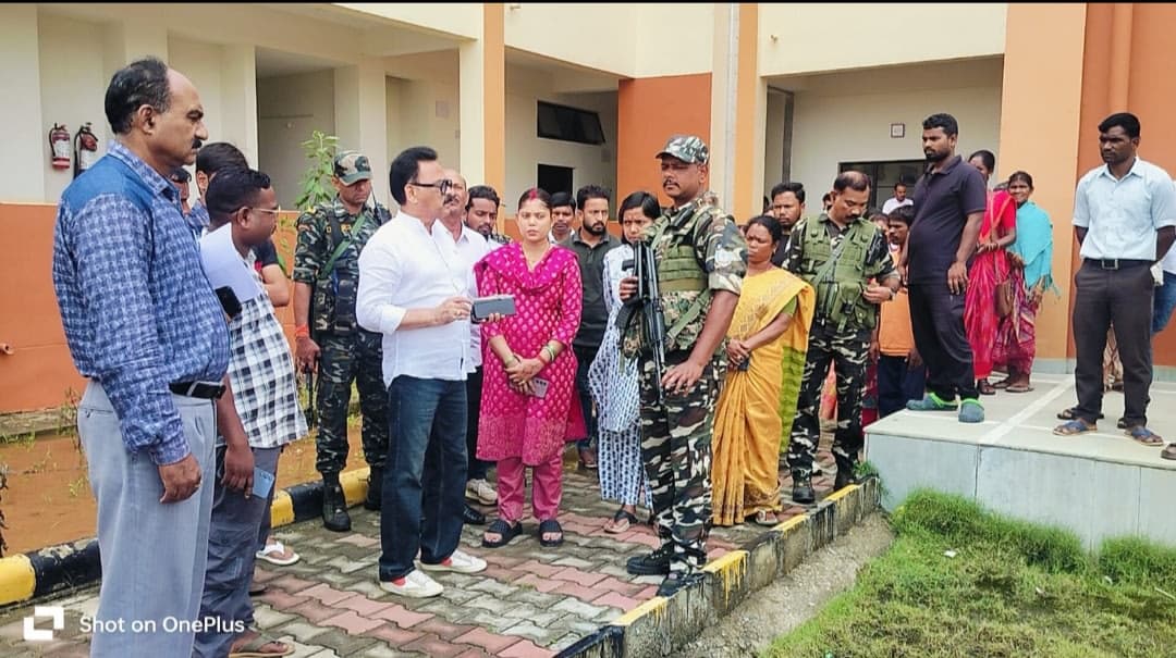 एकलव्य विद्यालयों में शिक्षकों की कमी पर सांसद ने जताई चिंता एकलव्य विद्यालयों में शिक्षकों की कमी पर सांसद ने जताई चिंता