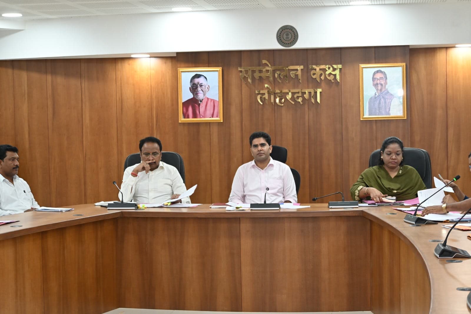 सीएसआर की राशि से विकास कार्यों में तेजी लाने का निर्देश सीएसआर की राशि से विकास कार्यों में तेजी लाने का निर्देश