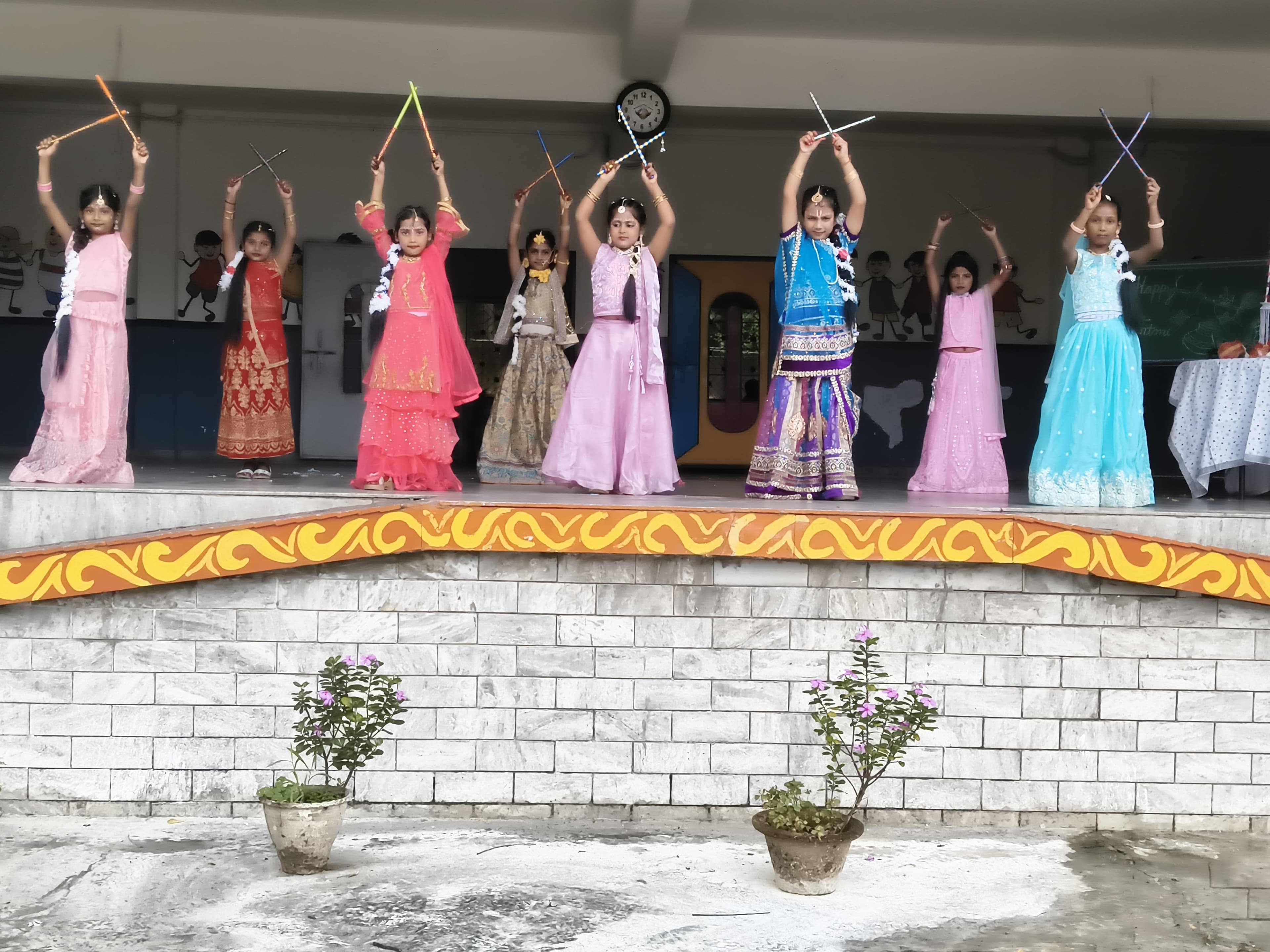 नन्हे कान्हा की बाल लीलाओं से गूंजा MDDSEN त्रिवेणी स्कूल नन्हे कान्हा की बाल लीलाओं से गूंजा MDDSEN त्रिवेणी स्कूल