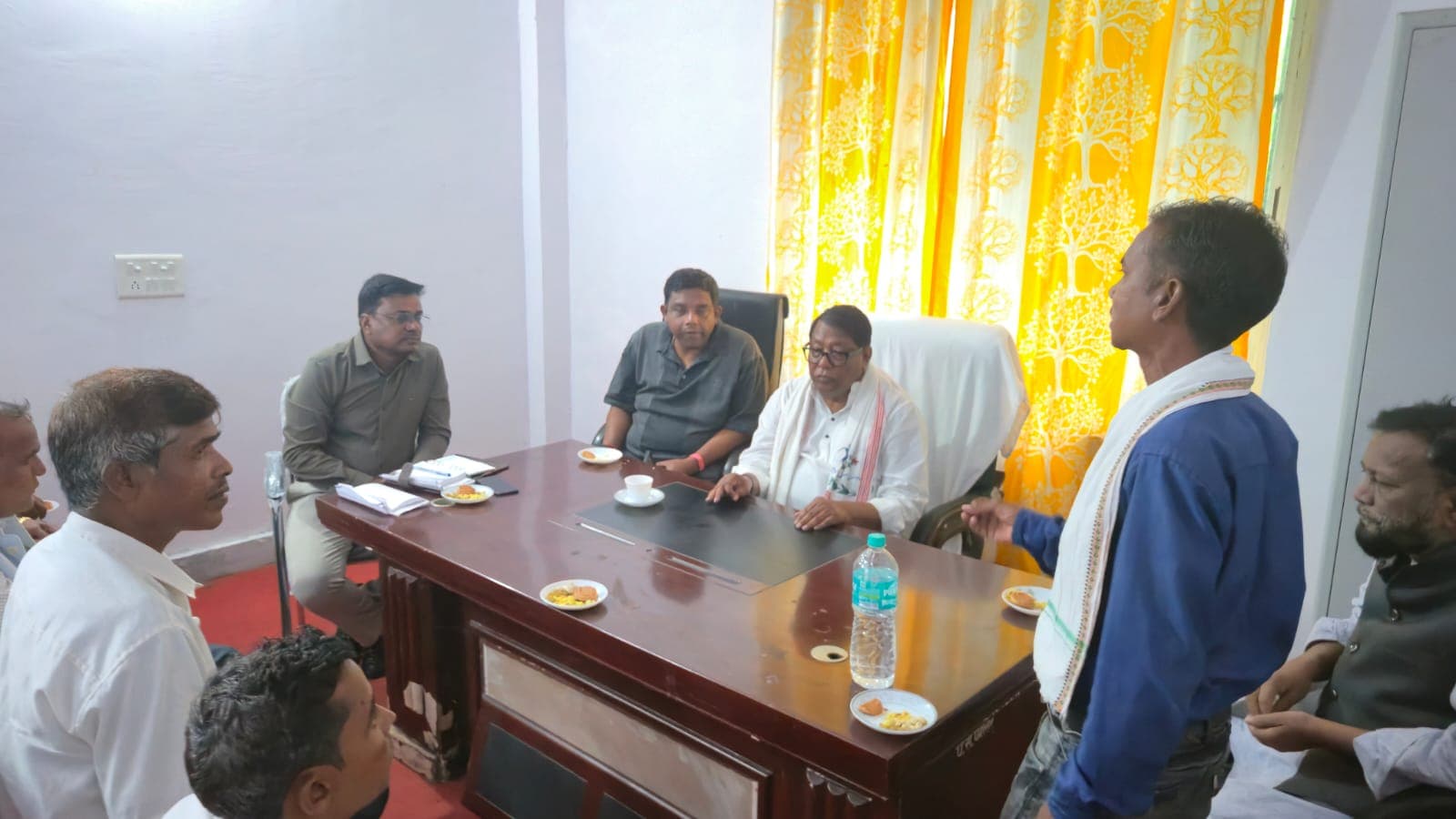 पेसरार में विधायक रामेश्वर उरांव की जनसुनवाई, ग्रामीणों की समस्याओं पर अधिकारियों को त्वरित कार्रवाई का निर्देश पेसरार में विधायक रामेश्वर उरांव की जनसुनवाई, ग्रामीणों की समस्याओं पर अधिकारियों को त्वरित कार्रवाई का निर्देश