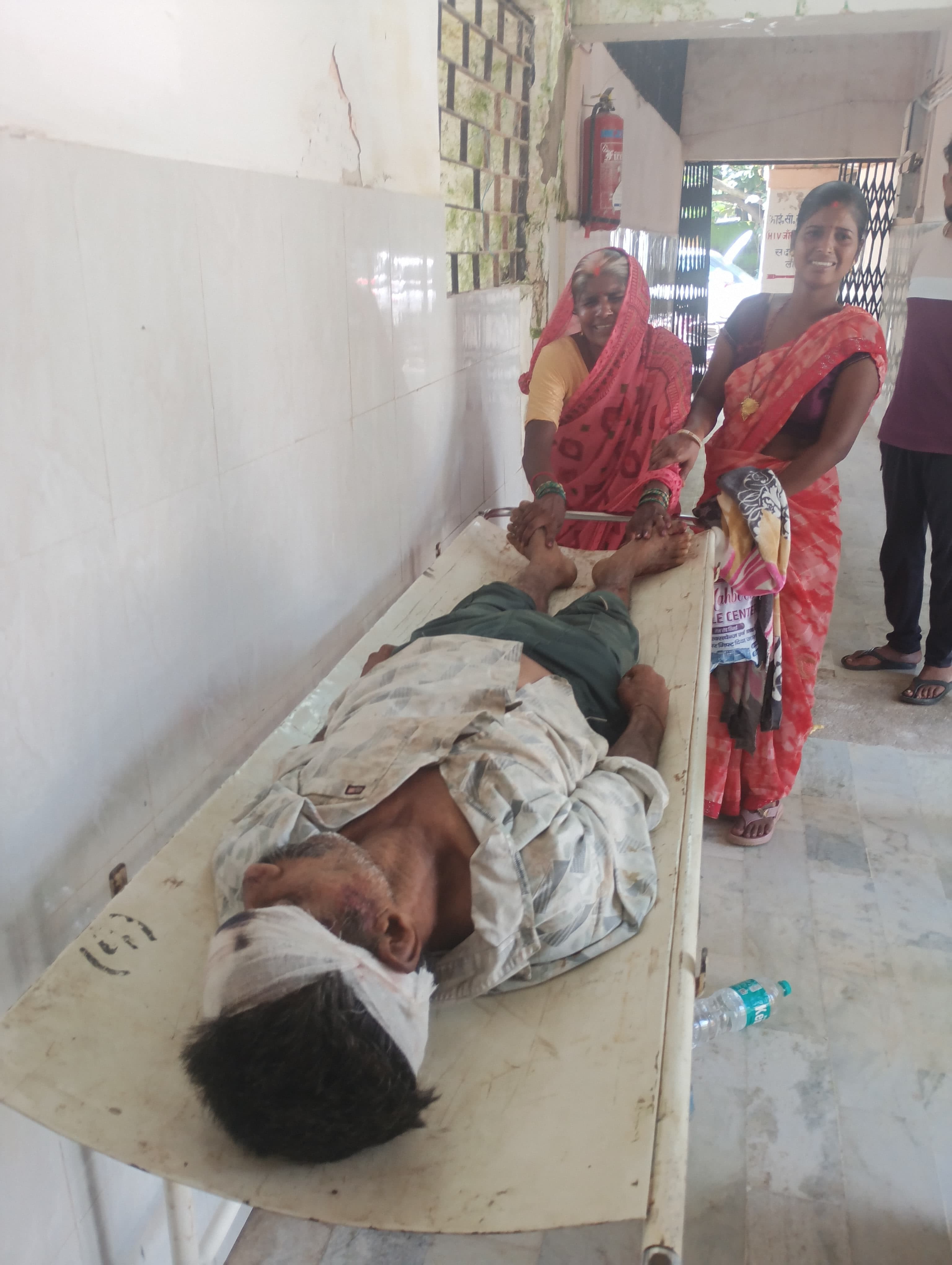 मुंदो में टाटा मैजिक की चपेट में आने से अधेड़ की मौत, परिजनों ने जताई हत्या की आशंका मुंदो में टाटा मैजिक की चपेट में आने से अधेड़ की मौत, परिजनों ने जताई हत्या की आशंका
