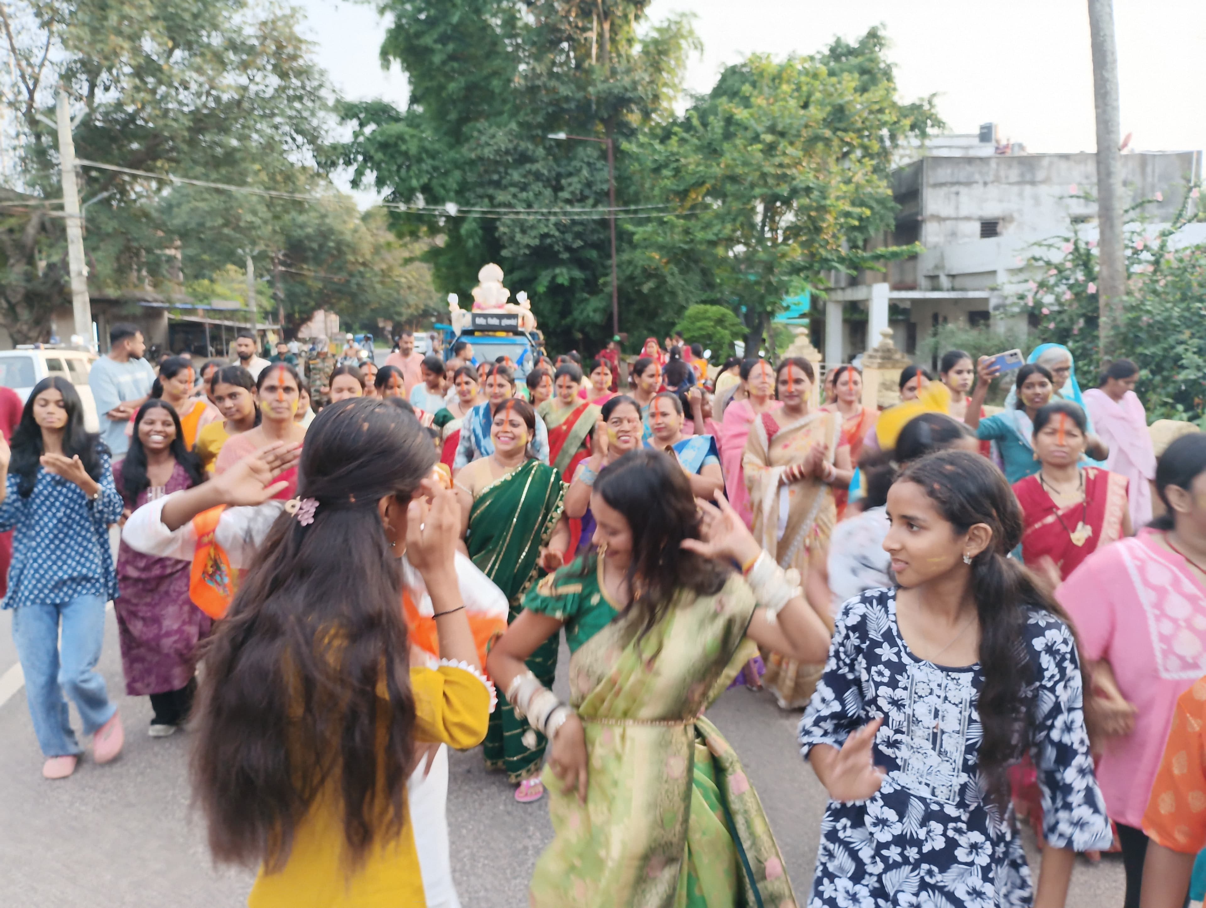 भक्ति, उल्लास और जयकारों के बीच गणपति बप्पा को दी विदाई भक्ति, उल्लास और जयकारों के बीच गणपति बप्पा को दी विदाई