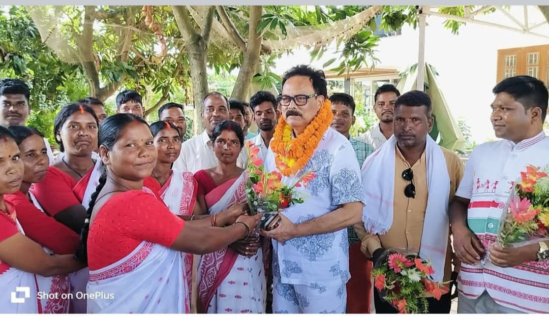 प्रभारी बनने पर सांसद सुखदेव भगत का आदिवासी समाज ने किया अभिनंदन प्रभारी बनने पर सांसद सुखदेव भगत का आदिवासी समाज ने किया अभिनंदन