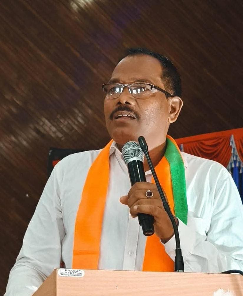एमएमडीआर संशोधन पर झामुमो का विरोध राजनीतिक भ्रम फैलाने का प्रयास : मनीर उरांव एमएमडीआर संशोधन पर झामुमो का विरोध राजनीतिक भ्रम फैलाने का प्रयास : मनीर उरांव