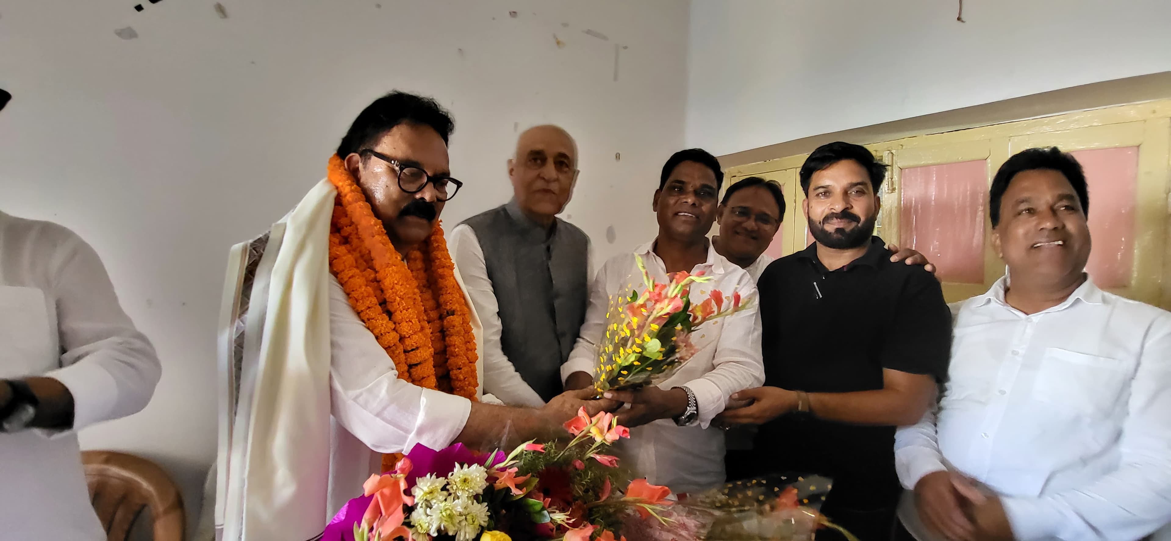 सुखदेव भगत के छत्तीसगढ़ प्रभारी बनने पर कांग्रेसियों ने किया अभिनंदन, संगठन मजबूती पर जोर सुखदेव भगत के छत्तीसगढ़ प्रभारी बनने पर कांग्रेसियों ने किया अभिनंदन, संगठन मजबूती पर जोर