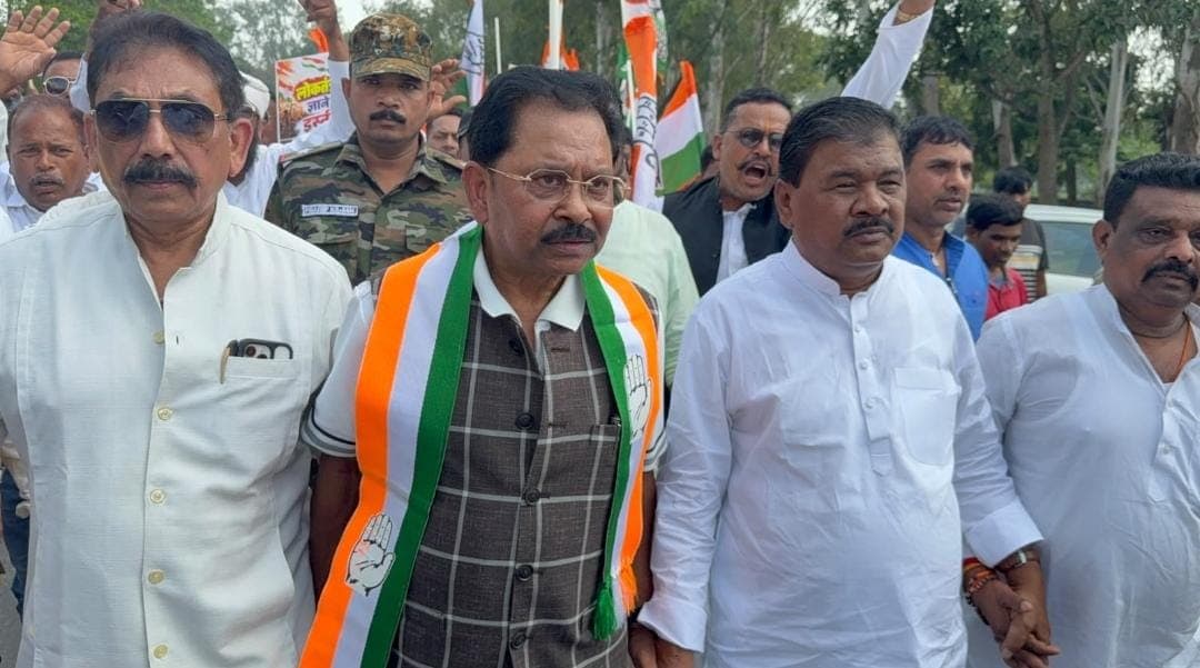 रांची में कांग्रेस का निर्वाचन आयोग कार्यालय घेराव, सीईसी के इस्तीफे की मांग रांची में कांग्रेस का निर्वाचन आयोग कार्यालय घेराव, सीईसी के इस्तीफे की मांग