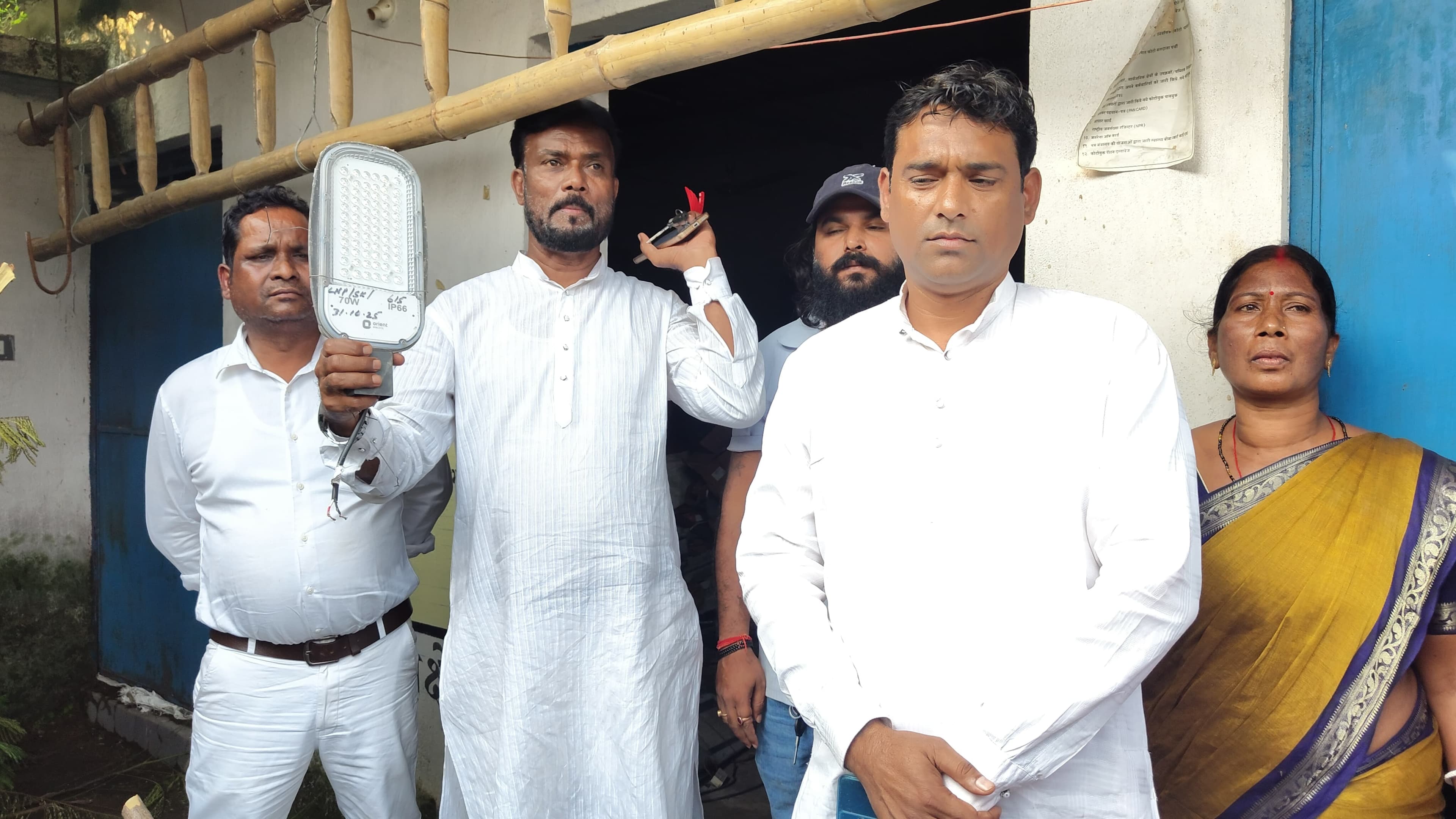 नगर परिषद की खरीदारी पर सवाल, स्टोर में मिलीं 1500 स्ट्रीट लाइटें नगर परिषद की खरीदारी पर सवाल, स्टोर में मिलीं 1500 स्ट्रीट लाइटें