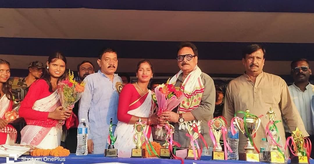 चटकपुर फुटबॉल टूर्नामेंट का भव्य समापन, सांसद सुखदेव भगत ने विजेताओं को किया पुरस्कृत चटकपुर फुटबॉल टूर्नामेंट का भव्य समापन, सांसद सुखदेव भगत ने विजेताओं को किया पुरस्कृत