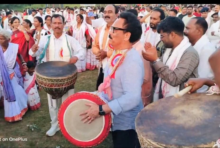 जितिया जतरा में थिरके सांसद सुखदेव भगत, संस्कृति संरक्षण का दिया संदेश जितिया जतरा में थिरके सांसद सुखदेव भगत, संस्कृति संरक्षण का दिया संदेश