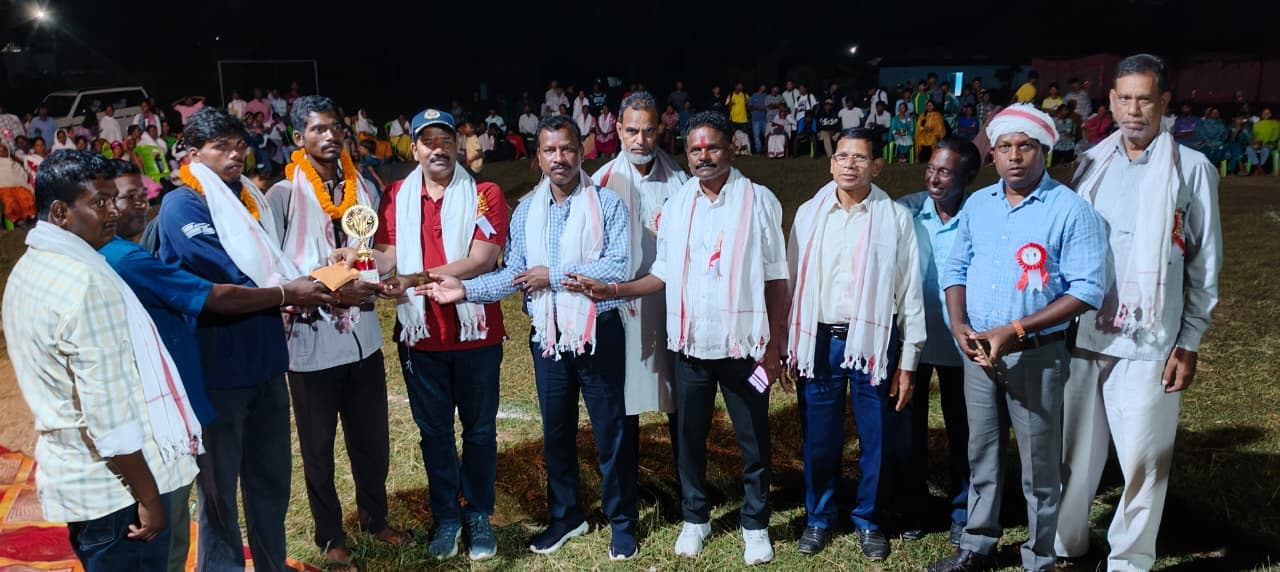 इटा में फुटबॉल का जुनून, कुजूर ब्रदर्स ने जीता खिताब इटा में फुटबॉल का जुनून, कुजूर ब्रदर्स ने जीता खिताब