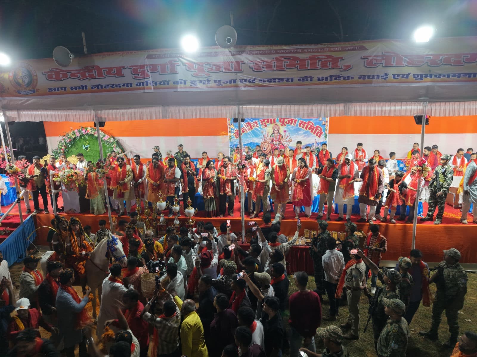 लोहरदगा में आस्था का महासंगम, रावण दहन के साथ गूंजा जय श्रीराम का जयघोष लोहरदगा में आस्था का महासंगम, रावण दहन के साथ गूंजा जय श्रीराम का जयघोष