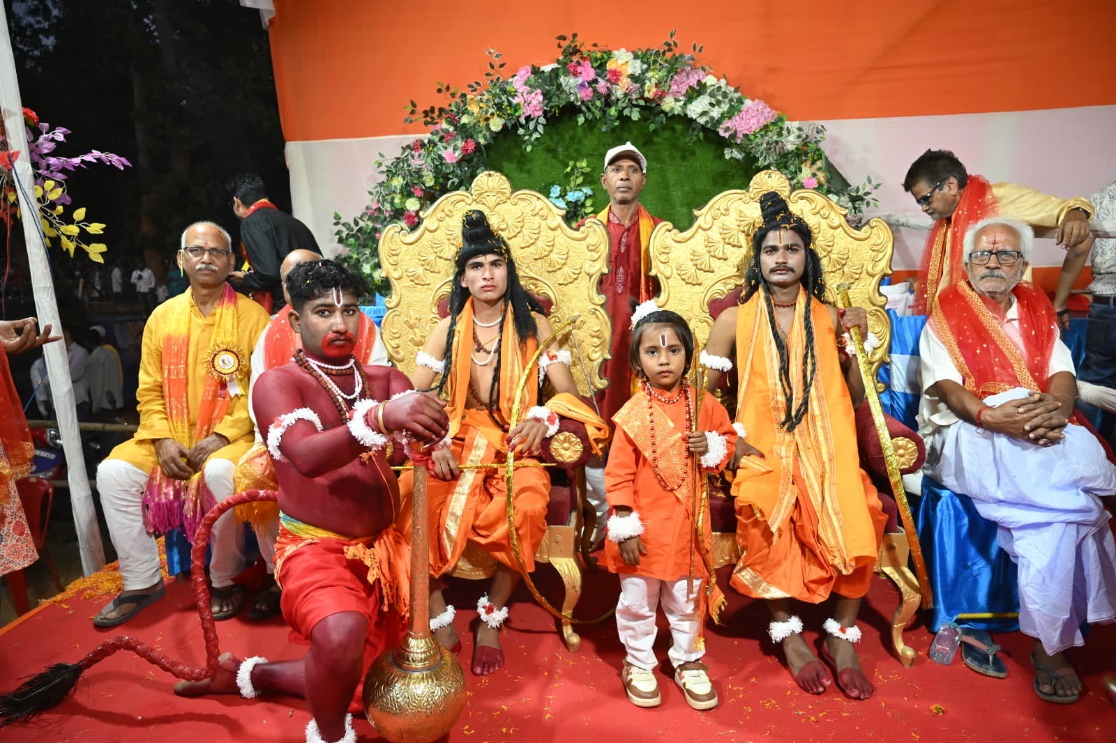 लोहरदगा में आस्था का महासंगम, रावण दहन के साथ गूंजा जय श्रीराम का जयघोष लोहरदगा में आस्था का महासंगम, रावण दहन के साथ गूंजा जय श्रीराम का जयघोष