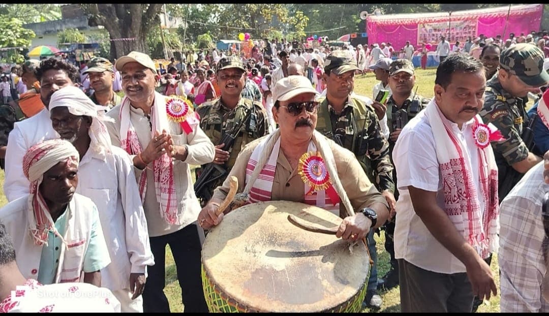 मन्हो जतरा में गूंजा संस्कृति संरक्षण का संदेश, मांदर की थाप पर थिरके सांसद सुखदेव भगत मन्हो जतरा में गूंजा संस्कृति संरक्षण का संदेश, मांदर की थाप पर थिरके सांसद सुखदेव भगत